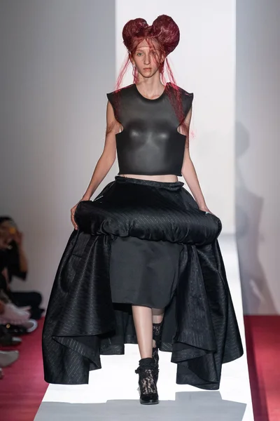 Look 28